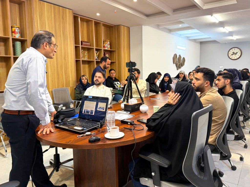 برگزاری کارگاه آموزشی و تخصصی صهیونیسم‌شناسی با راهبری دکتر احمد عسگری در سالن کنفرانس هلدینگ تبلیغاتی رسانه ای خبرفوری